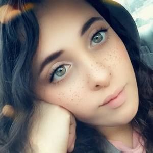 Meet your Posher, Ermelinda